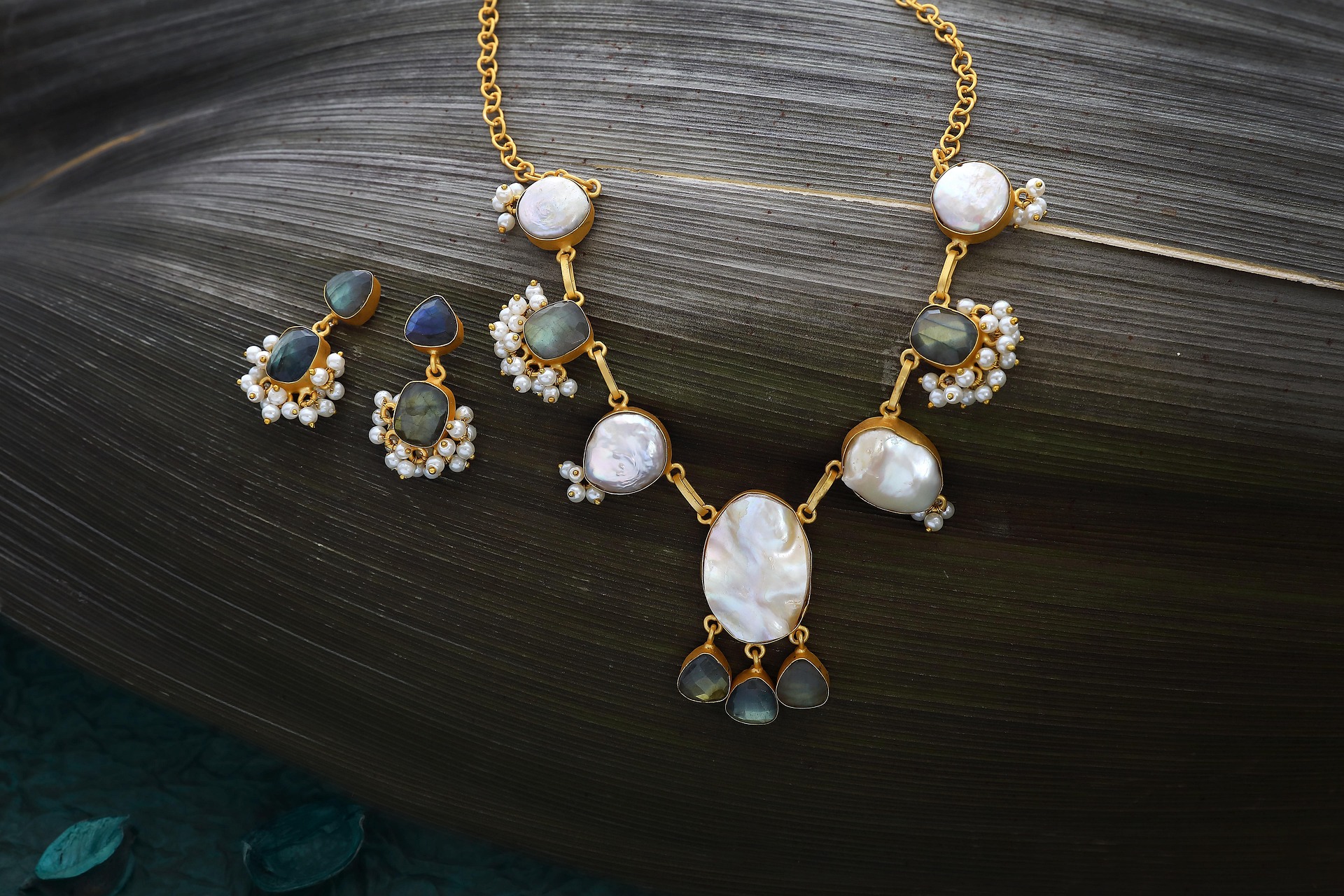 Luminous Pearls